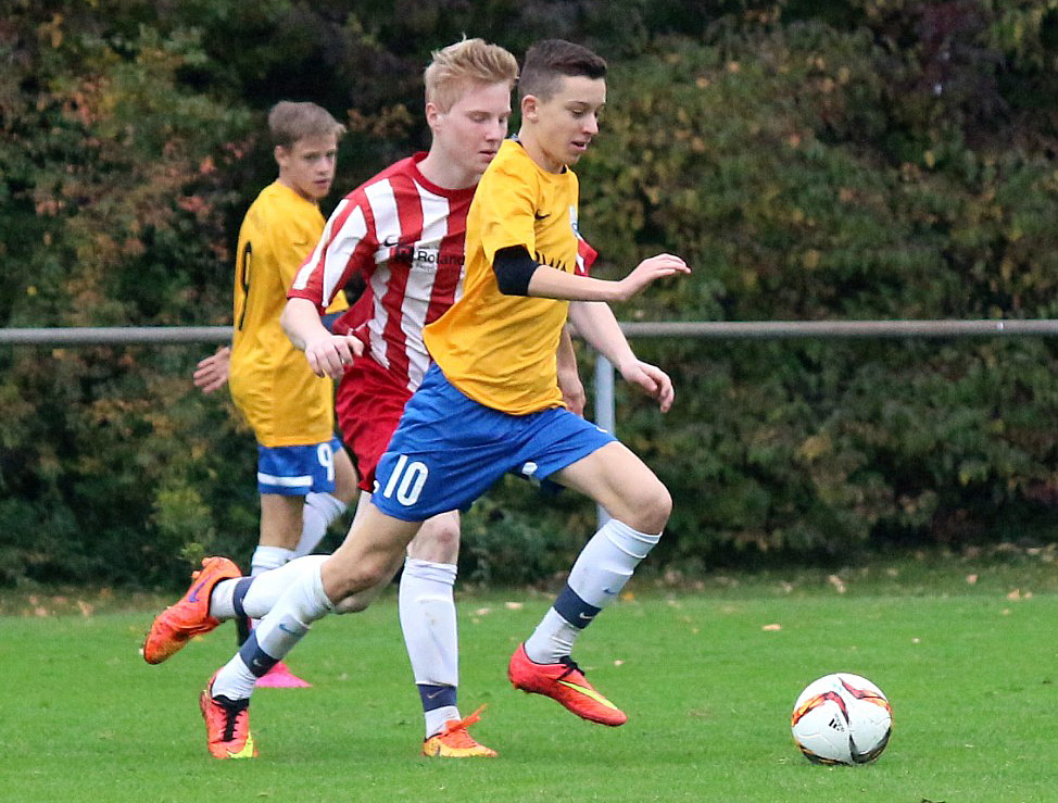 Dennis Bauer enteilt seinem Gegenspieler