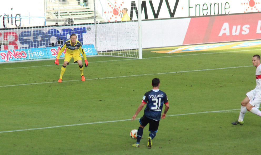 Volland vergibt eine Konterchance