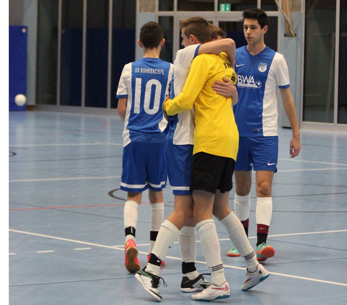 Jubel nach dem Abpfiff bei den SV-Spielern