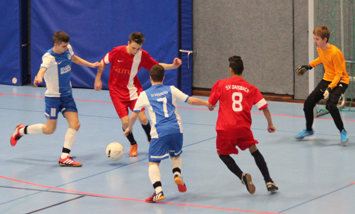 Philipp Öhler (li.) trifft gegen die SG Daisbach/Waibstadt