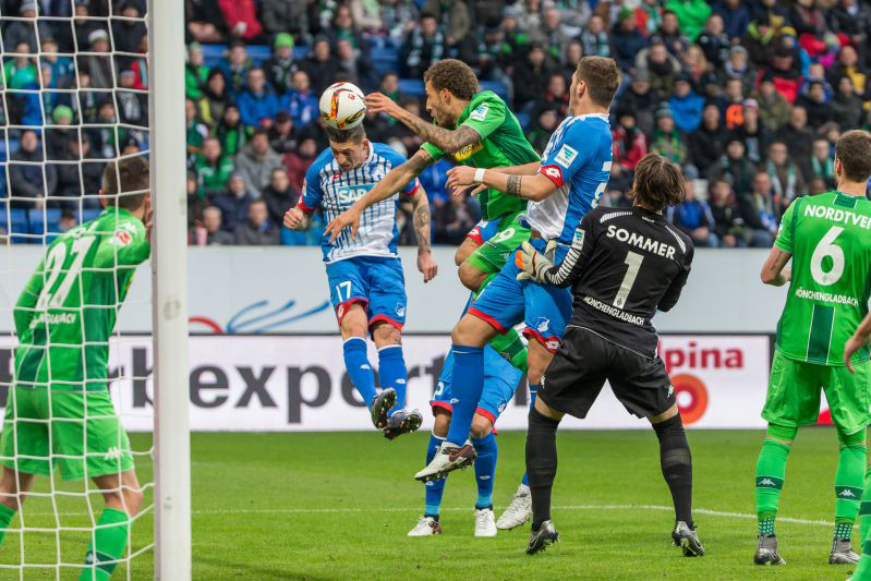 Steven Zuber köpft ein zum 2:1