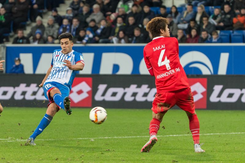 Amiri versucht es aus der Distanz