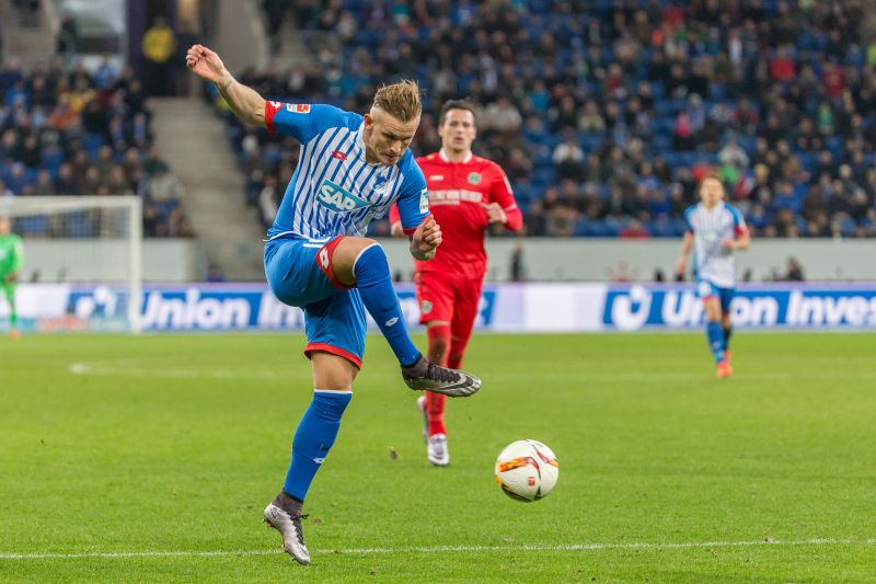 Schmied beim Torschuss