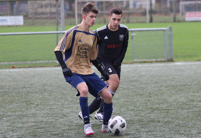 Loris Dembski (li.) konnte mit einigen guten Torchancen überzeugen