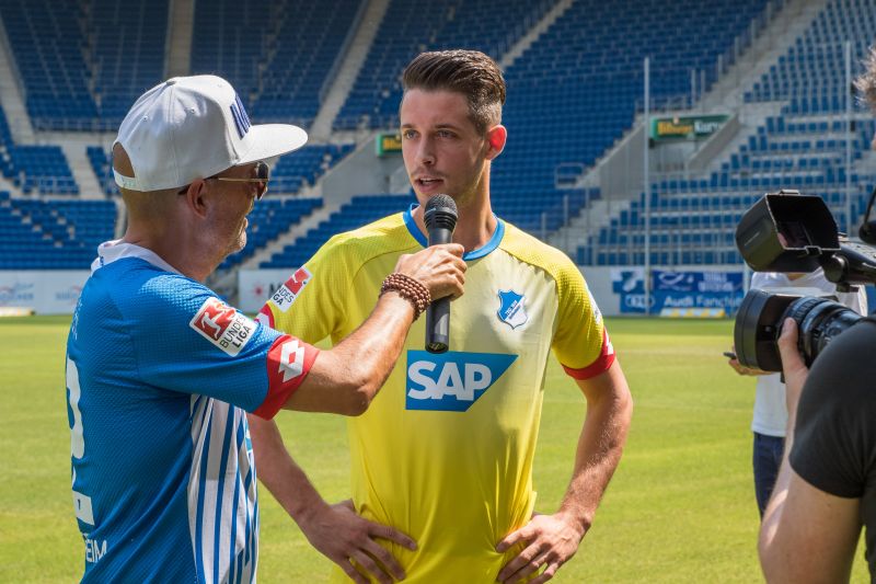 Mark Uth beim Interview mit Mike Diehl