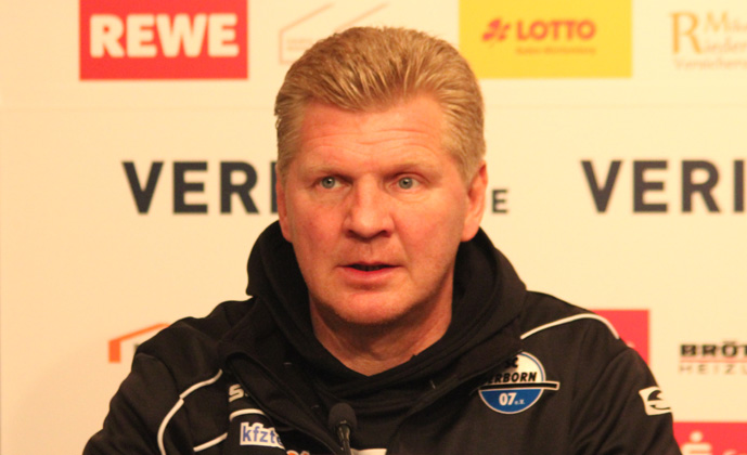 Paderborns Trainer Stefan Effenberg