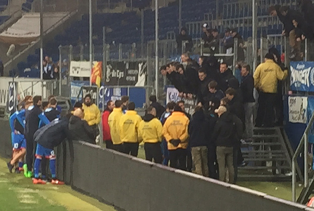 Redebedarf nach dem Spiel zwischen Profis und Fans