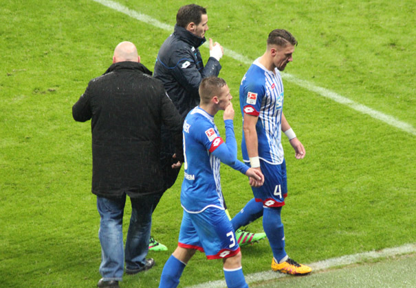 Mit hängenden Köpfen verlassen die Kraichgauer den Rasen