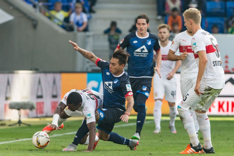 Eduardo Vargas mit vollem Einsatz im Hinspiel gegen Stuttgart