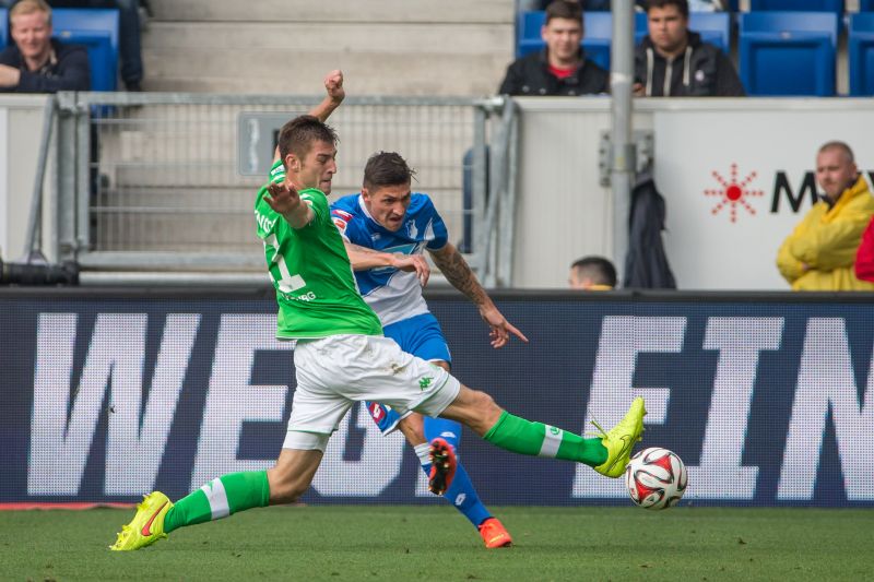 Steven Zuber versucht es aus der Distanz