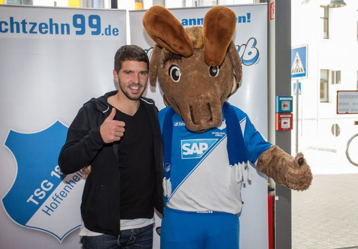 Fotoshooting mit Maskottchen Hoffi