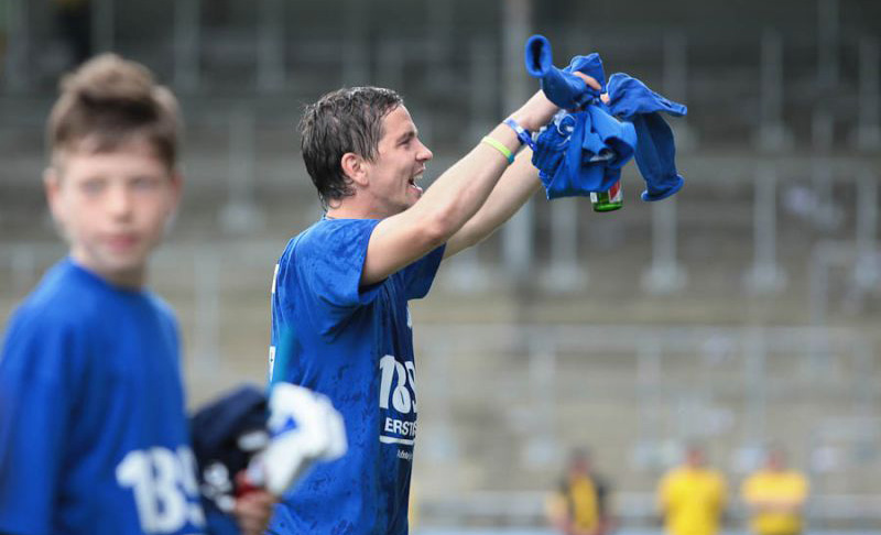 In Feierlaune nach dem Erstliga-Aufstieg 2008