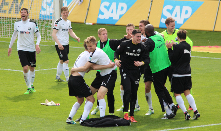 Freude pur über das Erreichen des Klassenerhalts und drei freie Tage