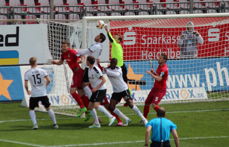 SVS-Keeper Knaller klärt in höchster Not