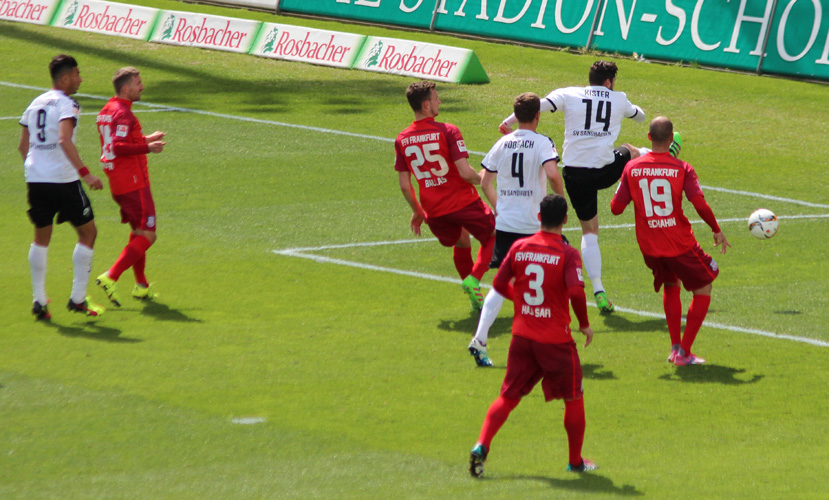 Kister mit einer der wenigen SVS-Chancen im ersten Abschnitt