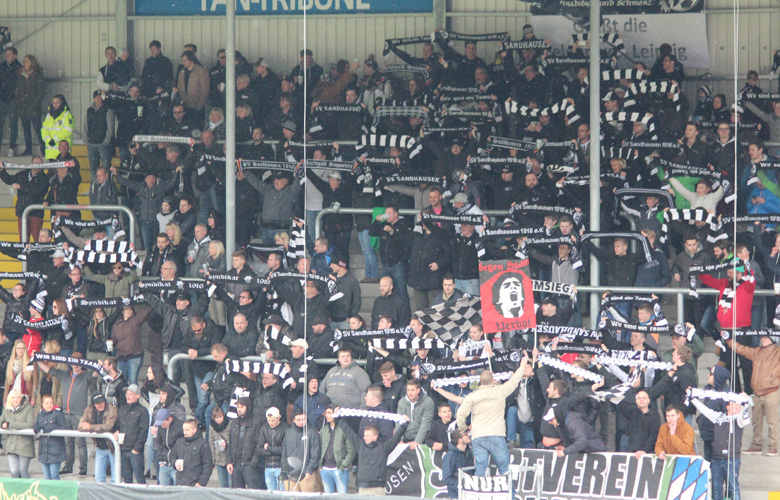 Jubel im Sandhäuser Fanblock