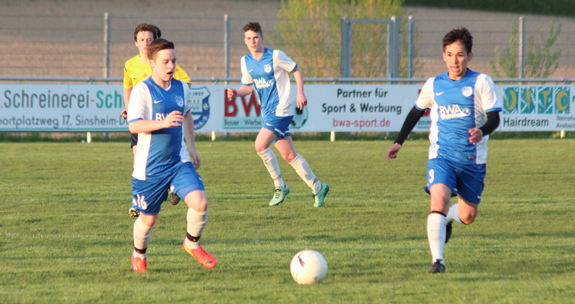 Fabio Hengster und Nawid Ayubi in der gemeinsamen Offensivenaktion