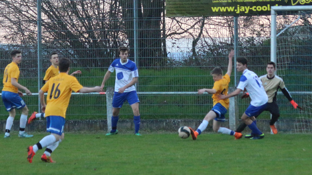 Dominik Schock vor dem SG-Tor