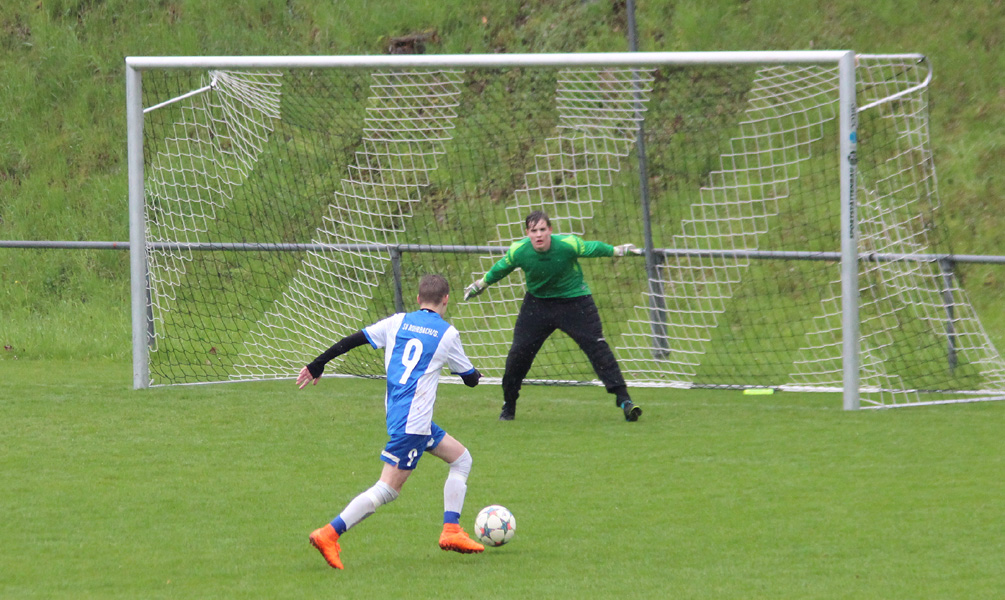 Dominik Schock vergibt in aussichtsreicher Position