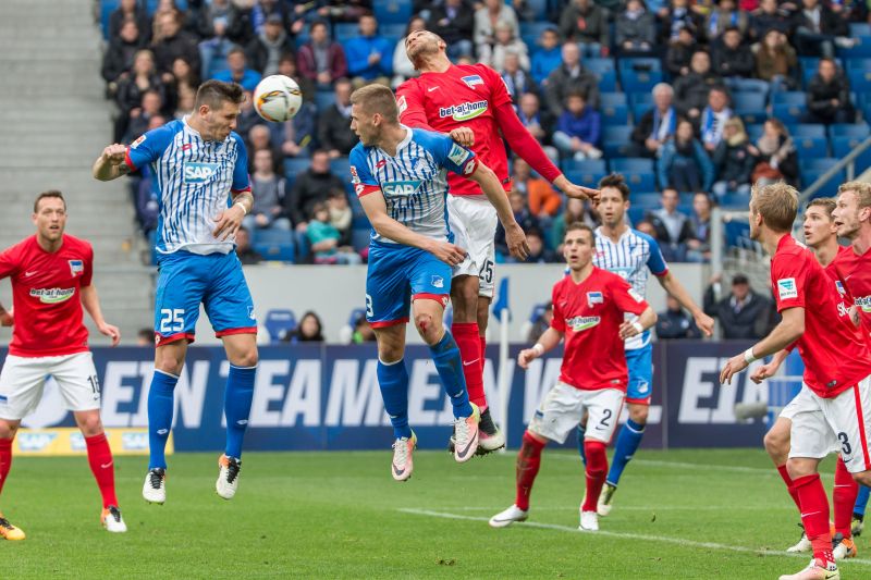 Süle steigt am höchsten und köpft in Richtung ...