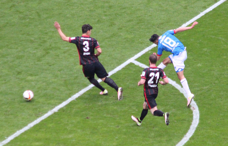 Amiri zieht nach einem 50 Meter-Solo aus 18 Metern ab ...