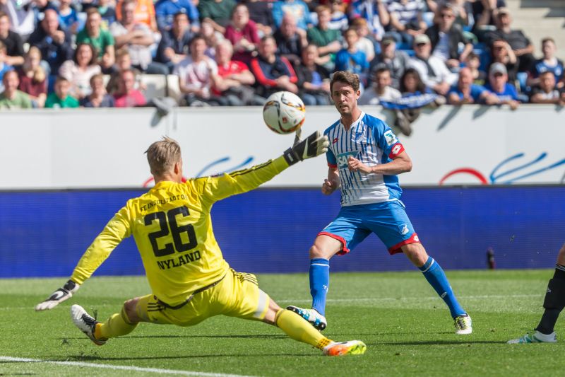 Mark Uth erzielt den 1:1 Ausgleich für die TSG