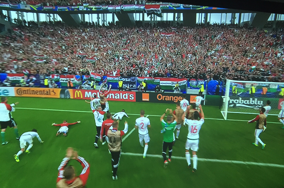 Die Ungarn feiern den Auftakterfolg