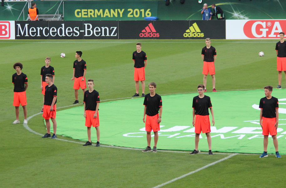 Das Transparent war positioniert ...