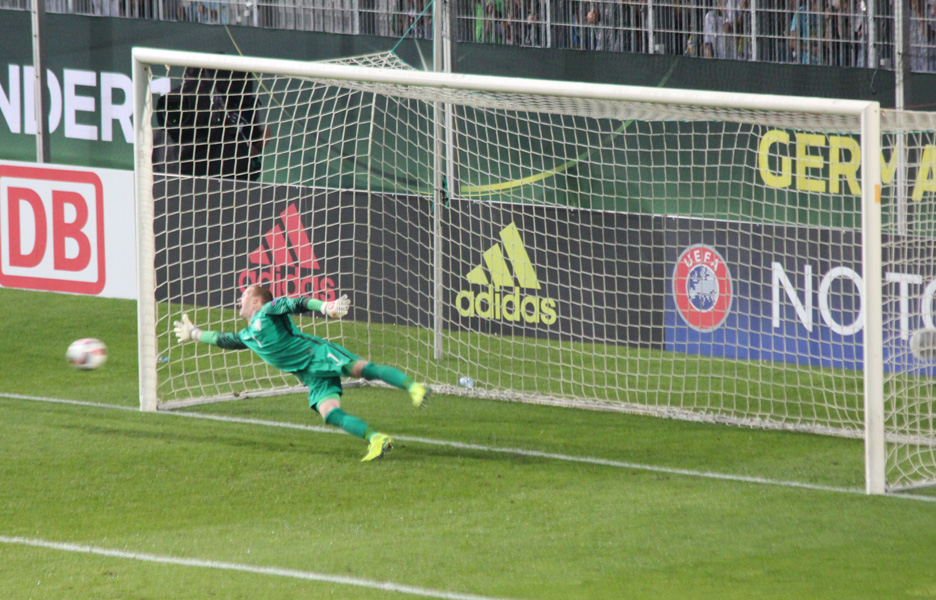 Philipp Ochs trifft für Deutschland vom Punkt