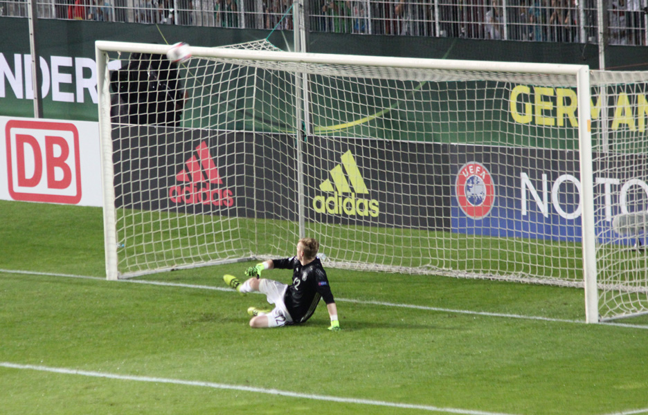 Die Entscheidung: Vlap trifft die Querlatte - Deutschland siegt 5:4