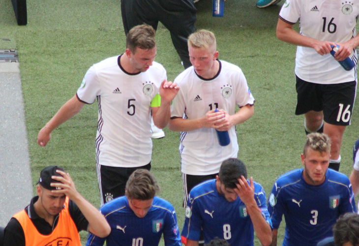 Benedikt Gimper (li.) und Patrick Ochs nach der unglücklichen Auftaktniederlage