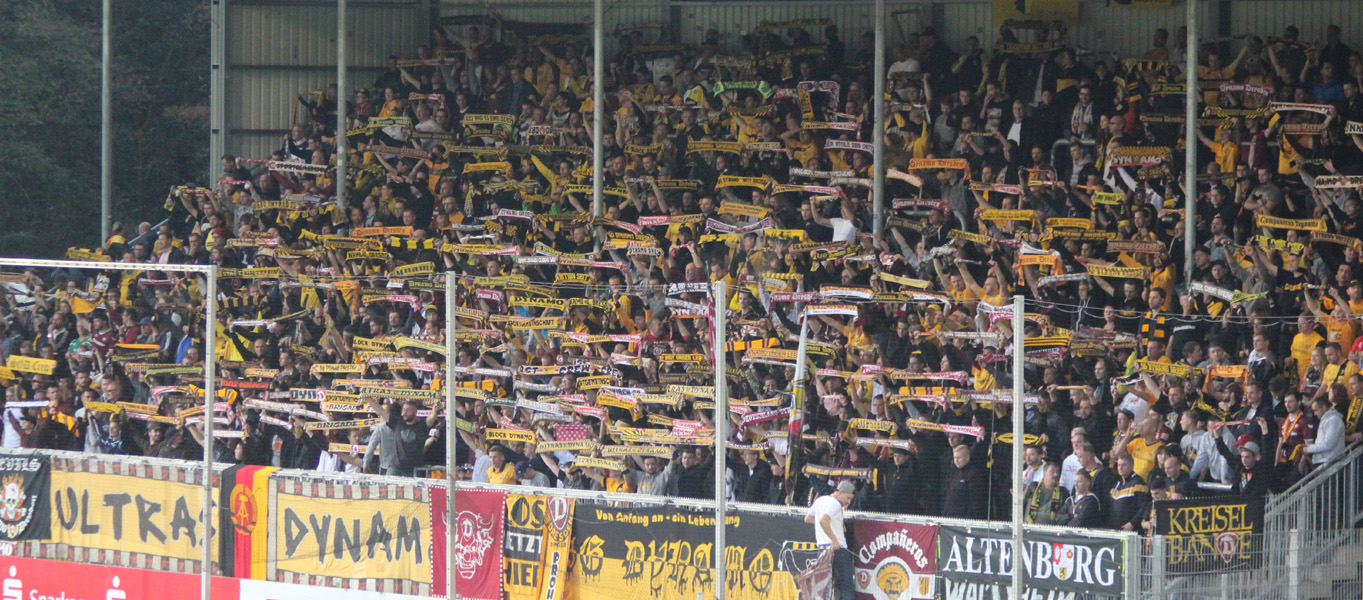Die Dynamo-Fans unterstützten ihr Team über 90 Minuten vorbildlich
