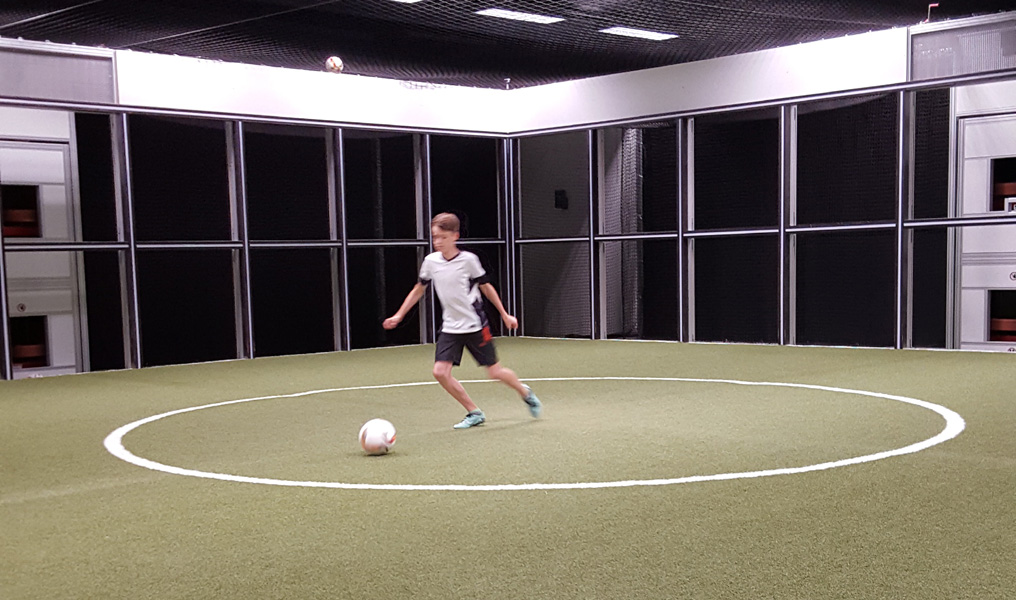 Jannis bei der Ballannahme