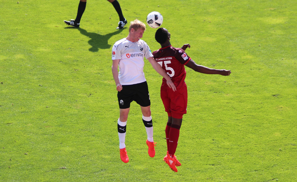 Klingmann beim Kopfballduell