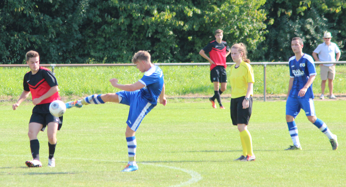Vorbildliche Schusshaltung bei Leon Wickert