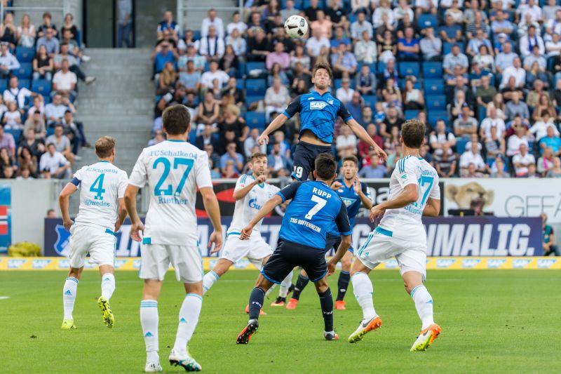 Andrej Kramaric erzielt per Kopfball den 1:1 Ausgleich