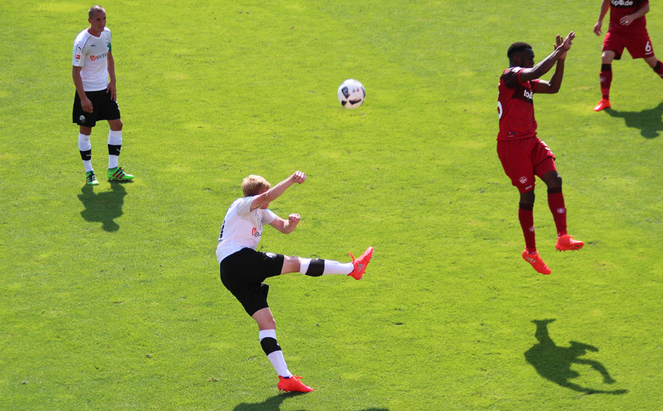 Philipp Klingmann mit Befreiungsschlag