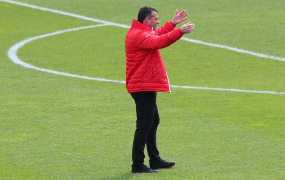 Club-Trainer Alois Schwartz bei seinem letzten Auftritt am Hardtwald