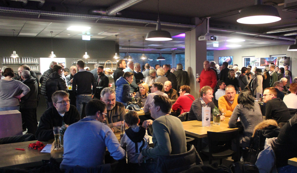 Gute Stimmung im neuen BusinessTurm, trotz Heimniederlage gegen Berlin