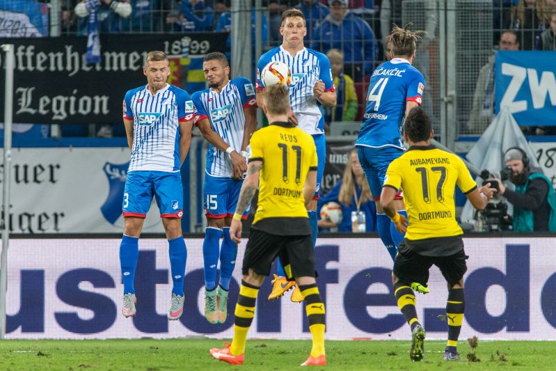 Dortmunder Freistoss scheitert an der TSG-Abwehrmauer