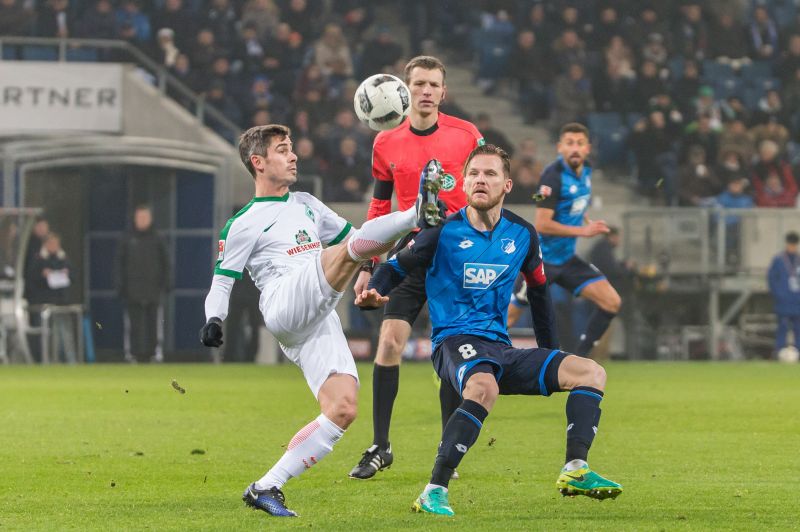 Eugen Polanski beim Zweikampf