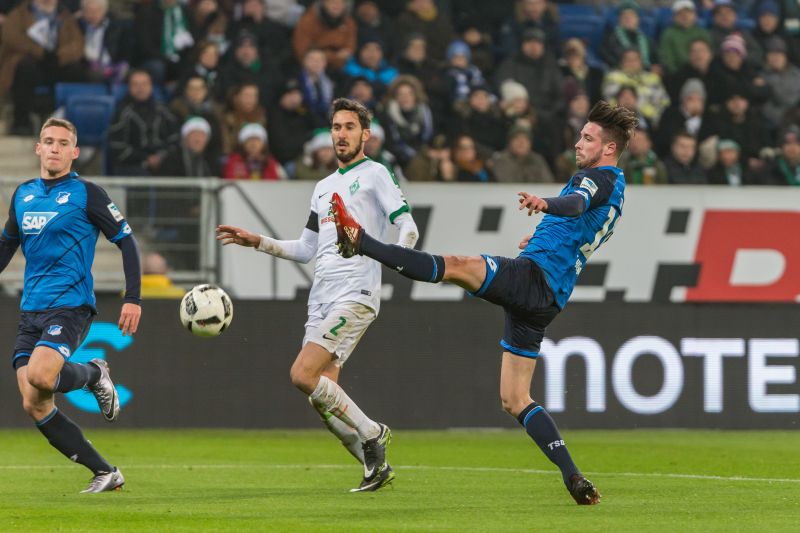 Mark Uth (re.) in Aktion