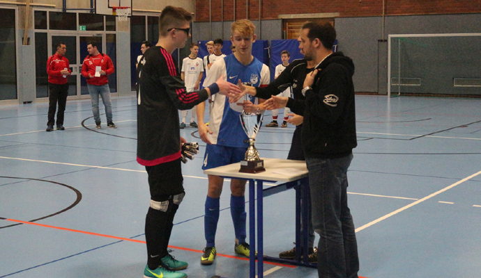 Siegerehrung und Pokalübergabe an die SG Rohrbach/Sinsheim