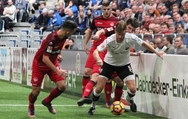 Lucas Höler setzt sich gegen zwei Lauterer durch