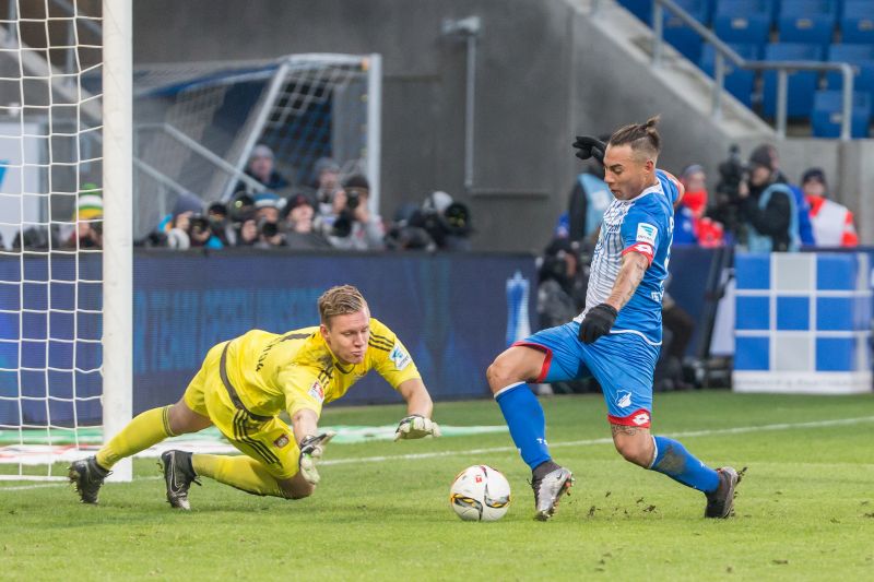 Auch beste Tormöglichkeiten, wie hier gegen Leverkusens Torhüter Leno, lies Vargas oft ungenutzt