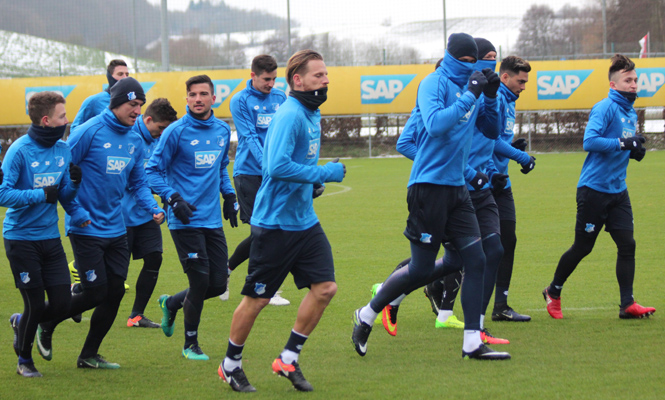 Erste öffentliche Trainingseinheit 2017 vor rund 50 Fans und 30 Medienvertretern