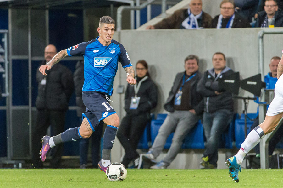 Zuber ist der linken und rechten Außenbahn variabel einsetzbar