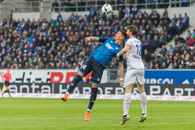 Sandro Wagner lieferte sich packende Duelle mit Gegenspieler Peter Niemeyer