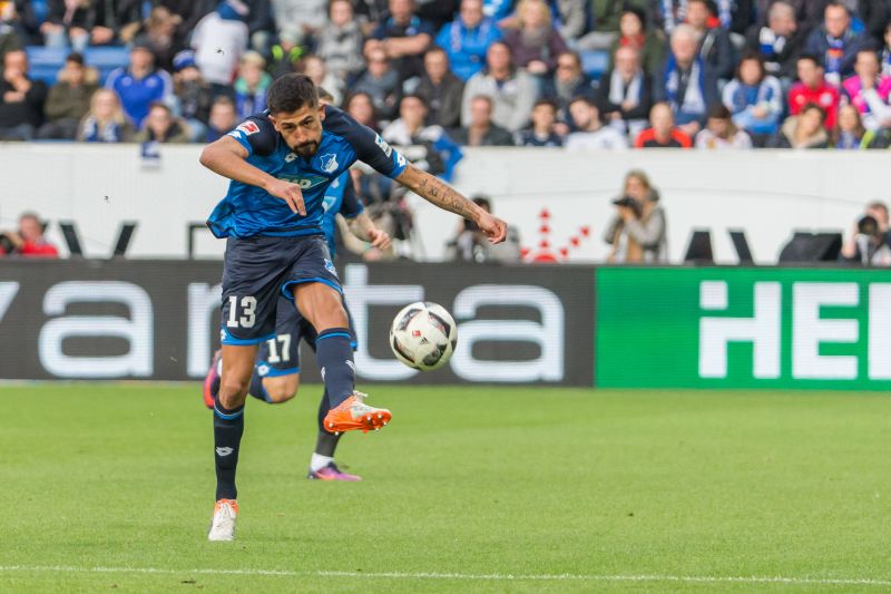 Perfekte Schusshaltung des Hoffenheimer Mittelfeldspielers