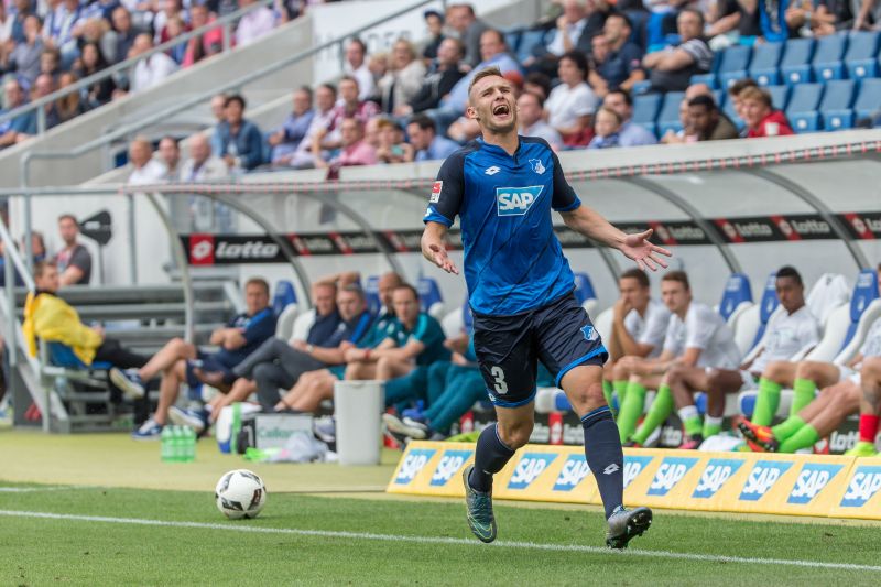 Enttäuschter Gesichtsausdruck nach einer fragwürdigen Schiedsrichterentscheidung